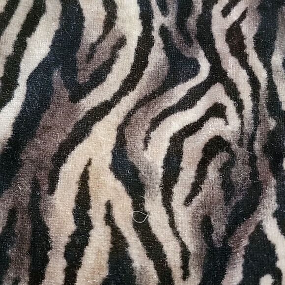 Kim Rogers velour animal print zip up. Size XL - Picture 7 of 8
